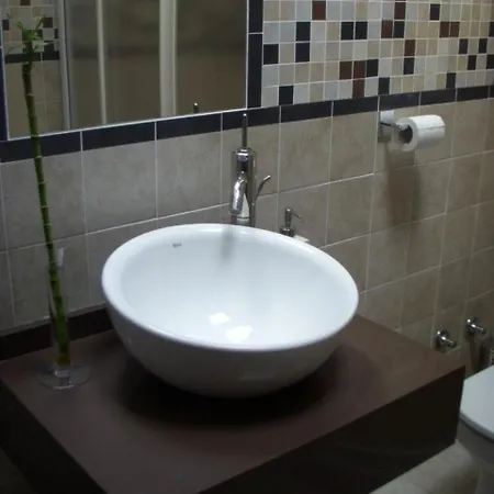 La Cuetara De Linares * リバデセリャ