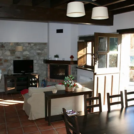 La Cuetara De Linares * リバデセリャ