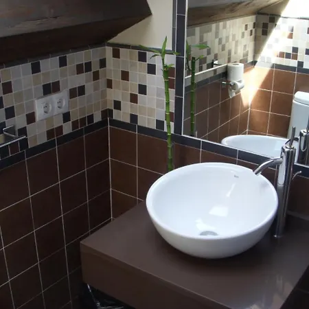 La Cuetara De Linares リバデセリャ